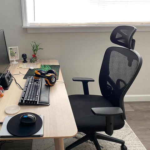 Adjustable Mesh Swivel Office Chair with Headrest and Lumbar Support